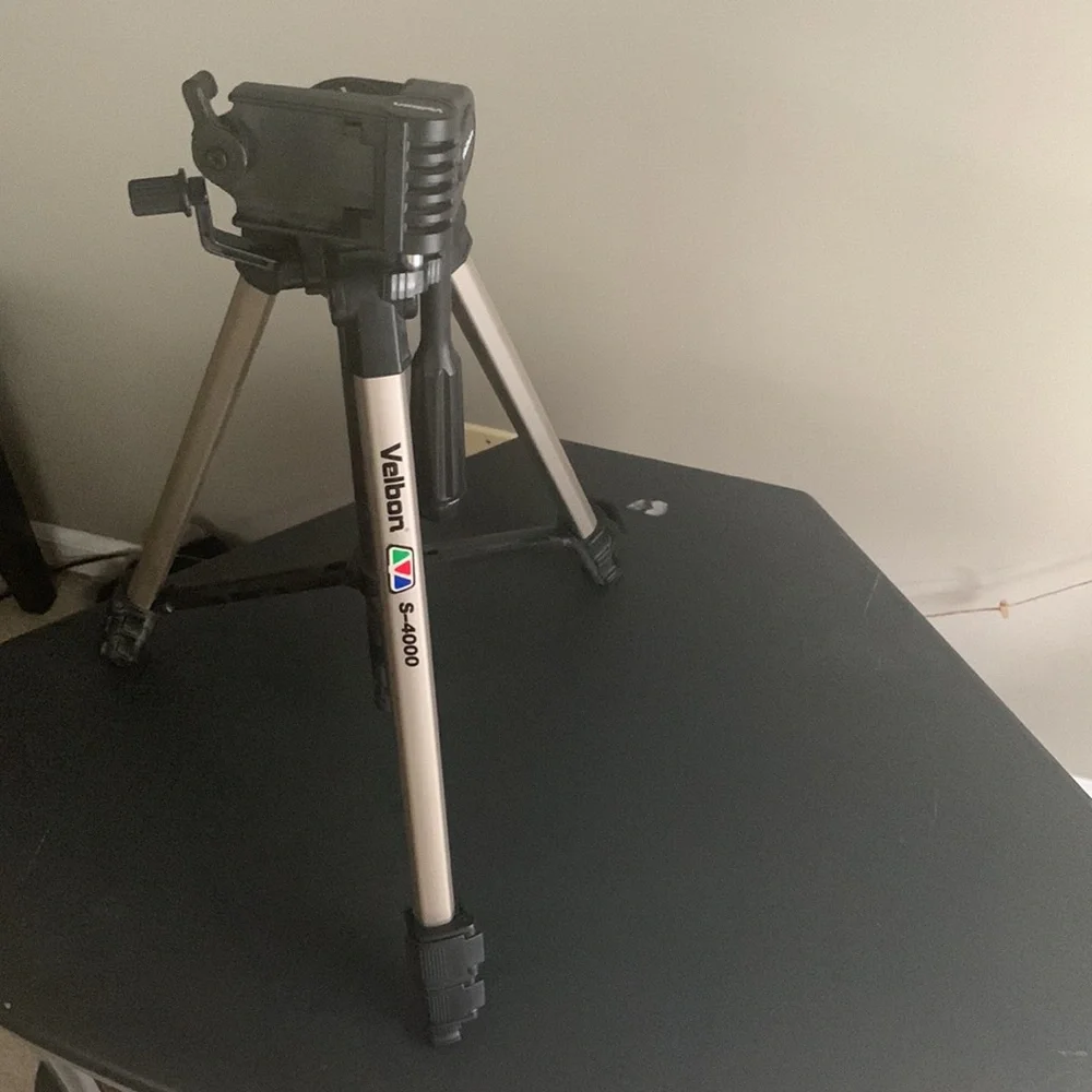270 degree Velbon S-4000 Extendable Tripod